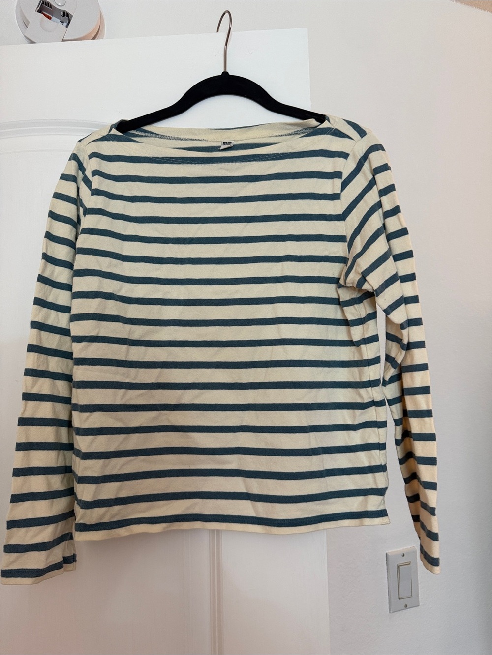 Uniqlo Cream and Blue Striped Long Sleeve Tee